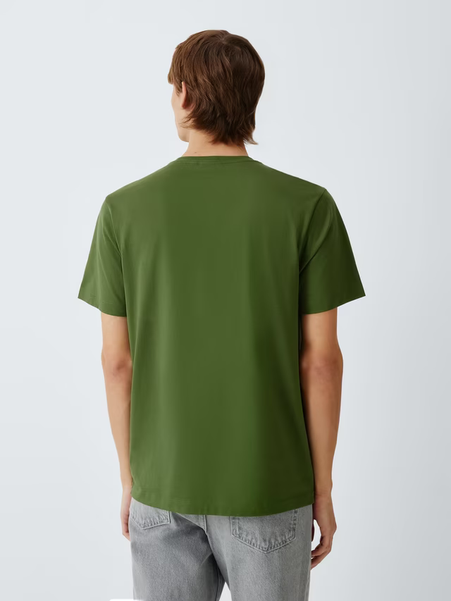 Green T-shirt basic